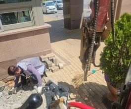 인천서구미니포크레인 전기선매설 아파트단지를 부지런히 돌
